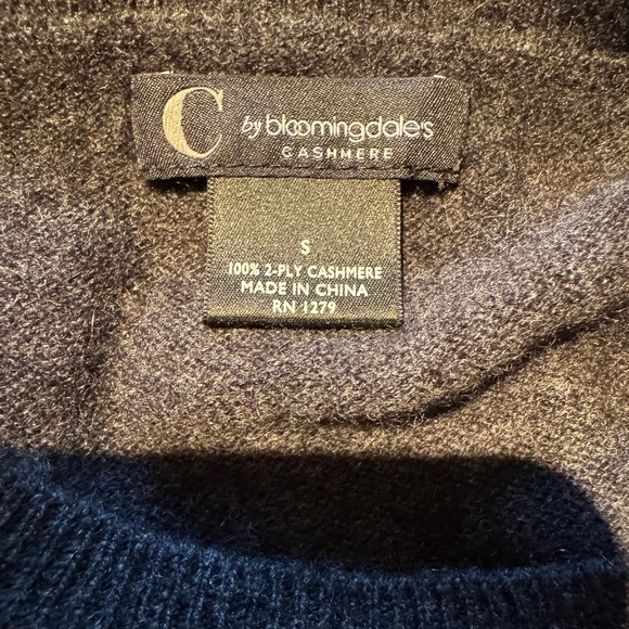 Bloomingdale's Charcoal Cashmere Cardigan Sweater Set - Picture 3 of 3